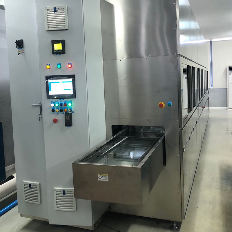 Ultrasonic cleaning machine